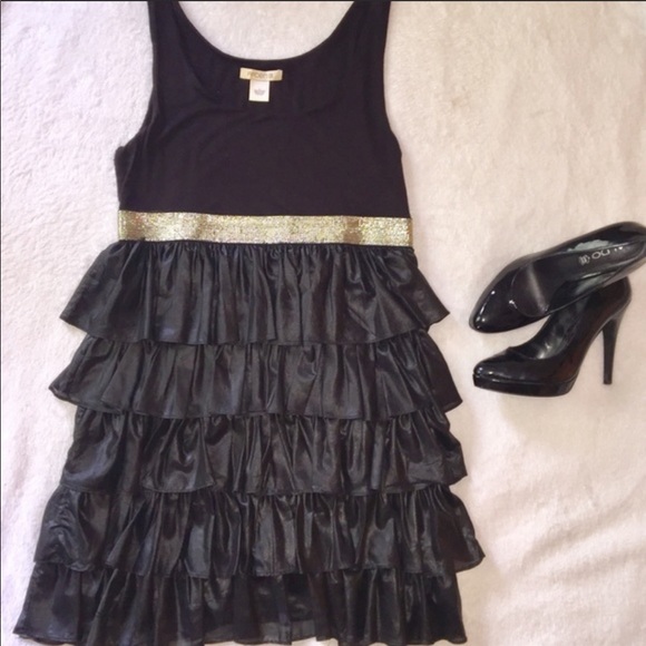 Bundle of 3 Dresses - Picture 3 of 10